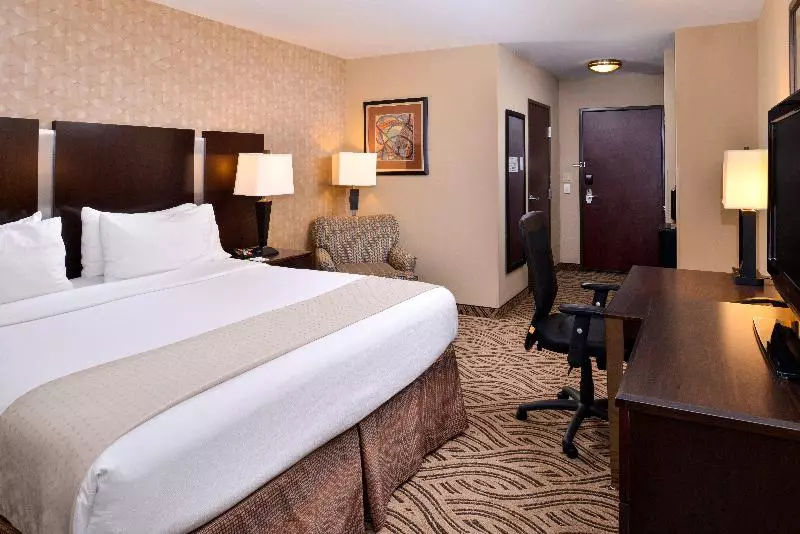 キングサイズベッドのスタンダードルーム, Doubletree By Hilton Fort Worth Fossil Creek