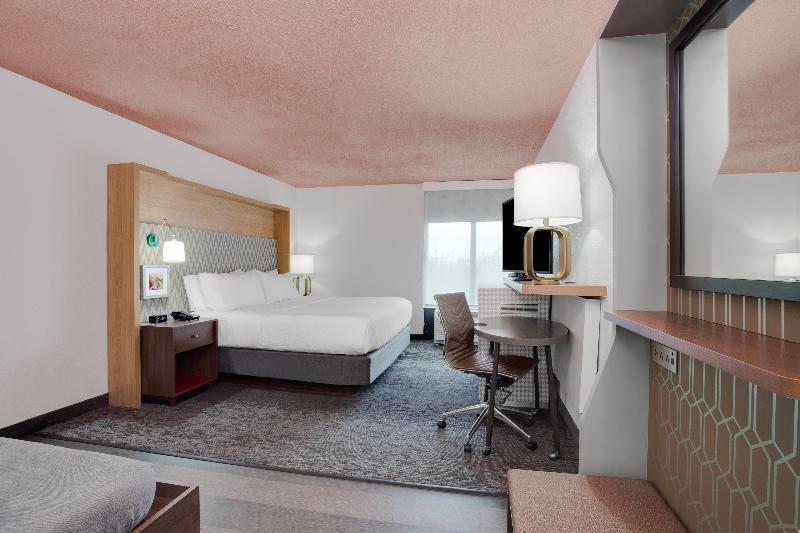 Номер Стандарт Кровать Кинг Адаптированный для Инвалидов, Holiday Inn Roanoke Airport   Conference Ctr, An Ihg