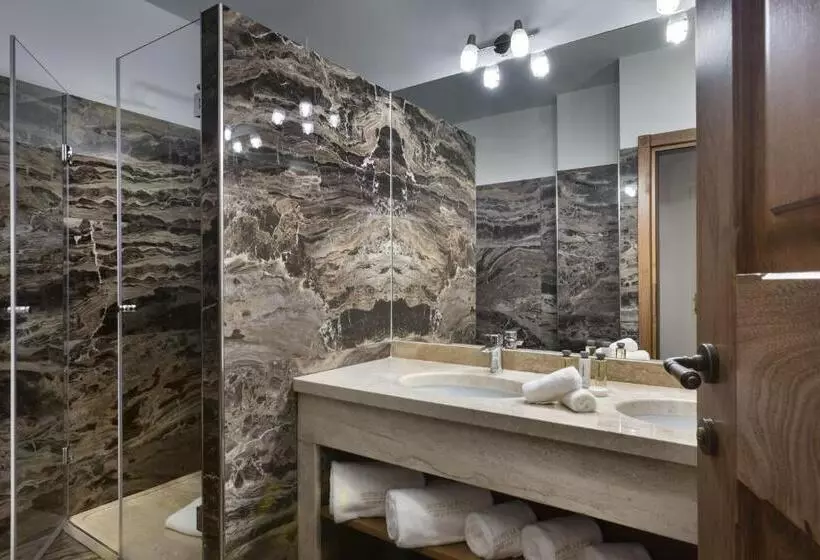 Perhesviitti, La Rocca Resort & Spa