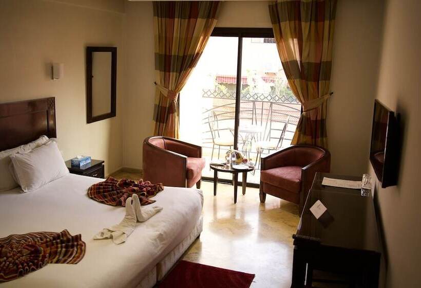 اتاق راحتی, Les Trois Palmiers