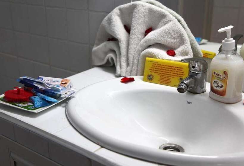 Quarto Estandar Individual, Moroccan House Casablanca