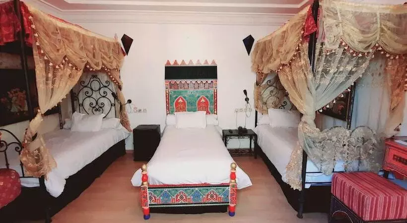اتاق استاندارد سه نفره, Moroccan House Casablanca