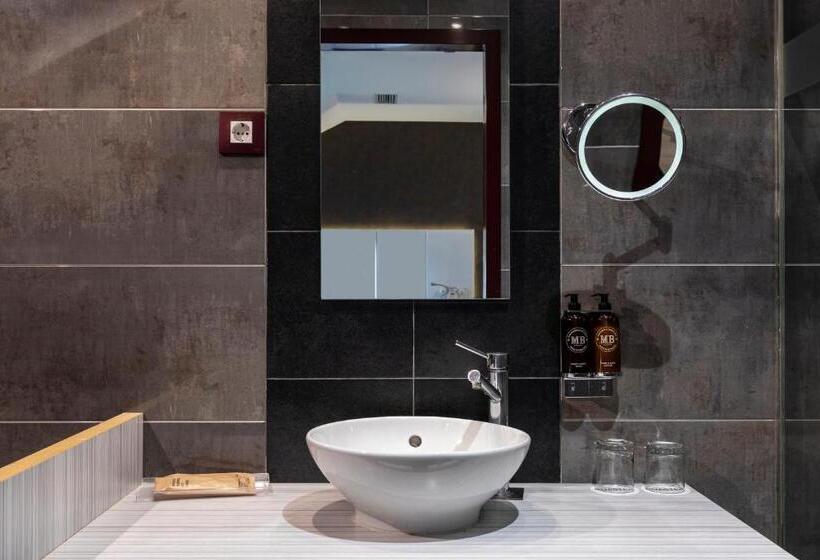 スタンダードトリプルルーム, Petit Palace Santa Barbara