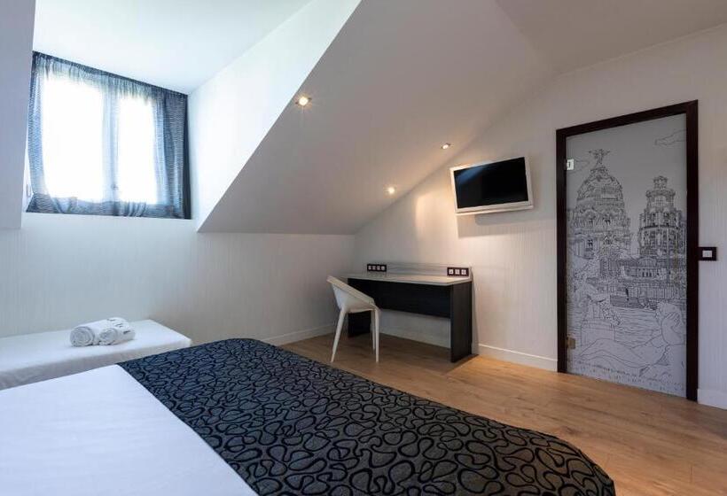 スタンダードトリプルルーム, Petit Palace Santa Barbara