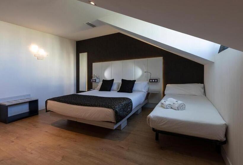 スタンダードトリプルルーム, Petit Palace Santa Barbara