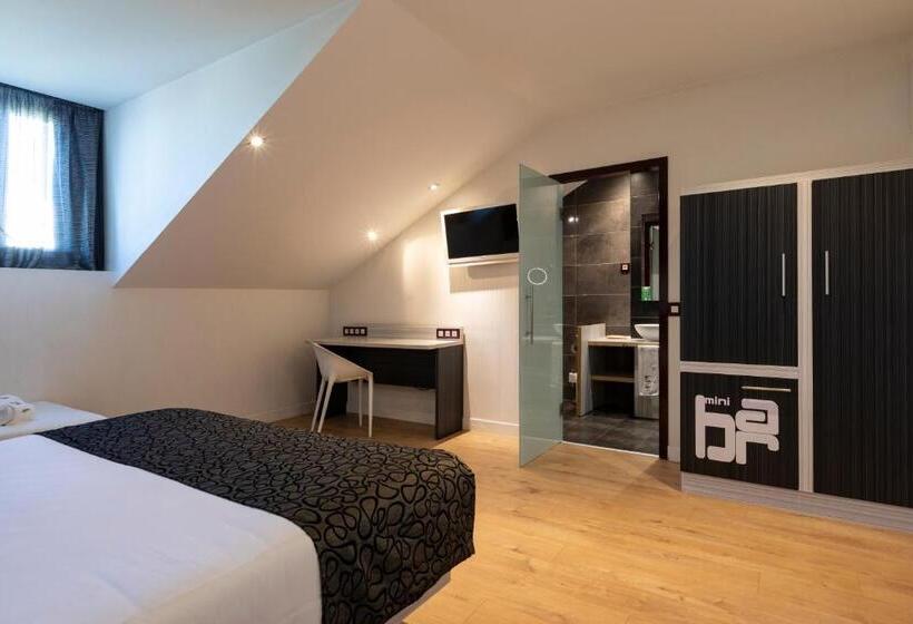 スタンダードトリプルルーム, Petit Palace Santa Barbara