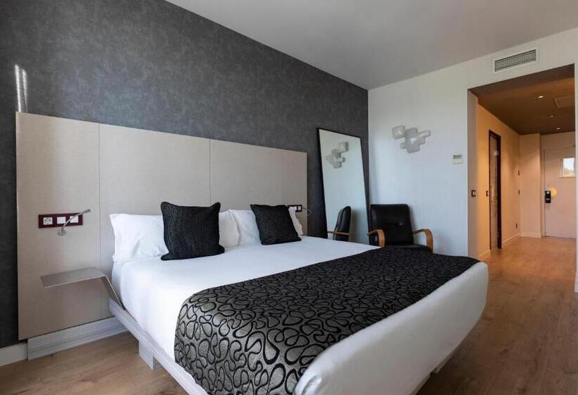 スタンダード４人部屋, Petit Palace Santa Barbara