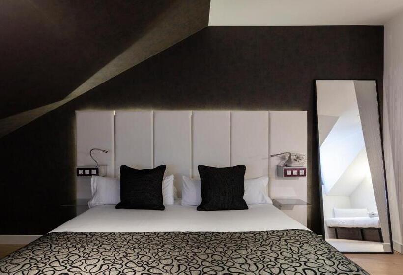 スタンダード４人部屋, Petit Palace Santa Barbara