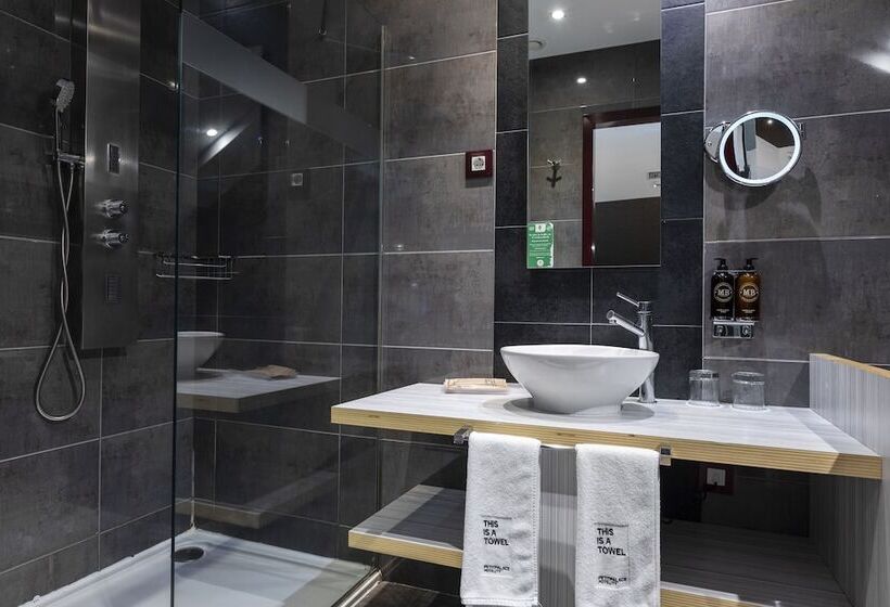 スタンダード４人部屋, Petit Palace Santa Barbara