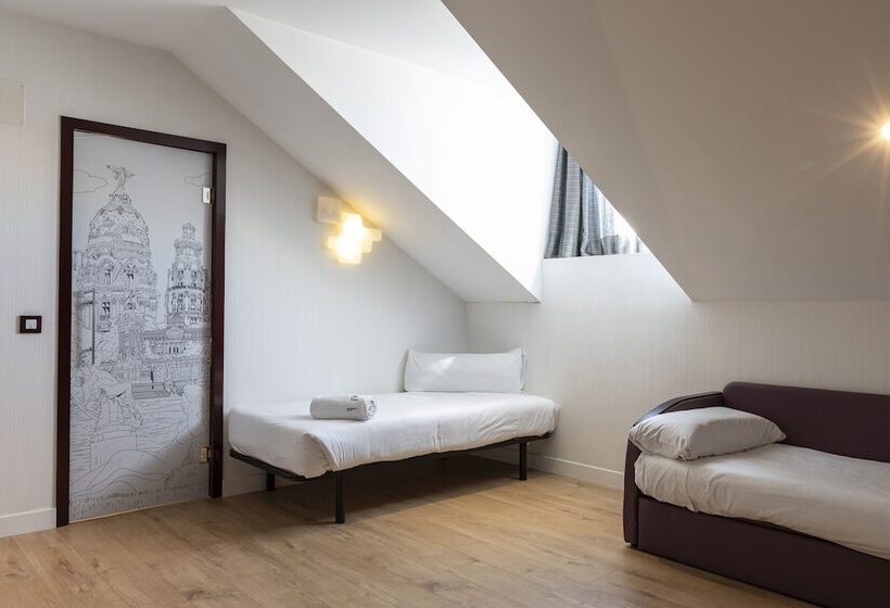 スタンダード４人部屋, Petit Palace Santa Barbara