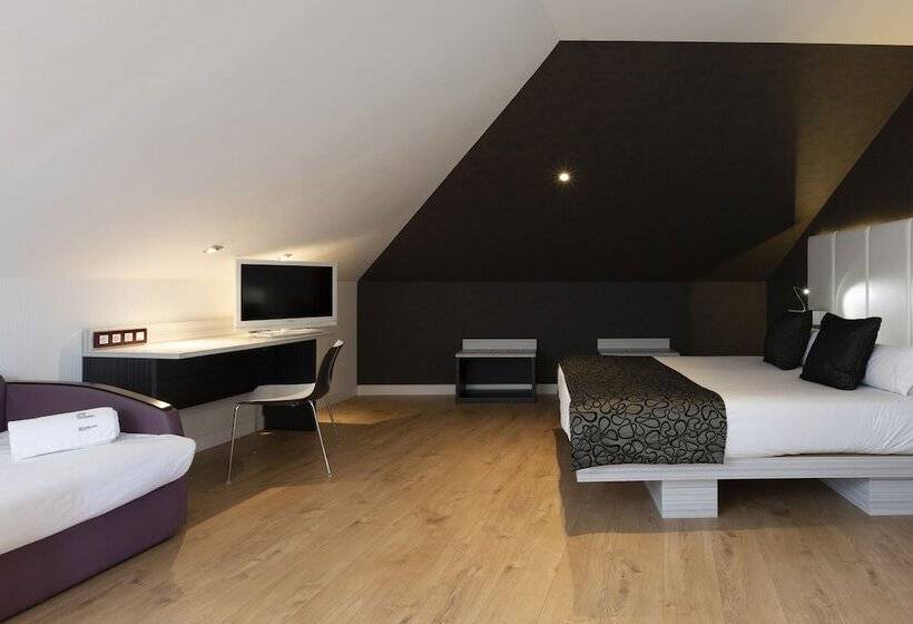 スタンダード４人部屋, Petit Palace Santa Barbara