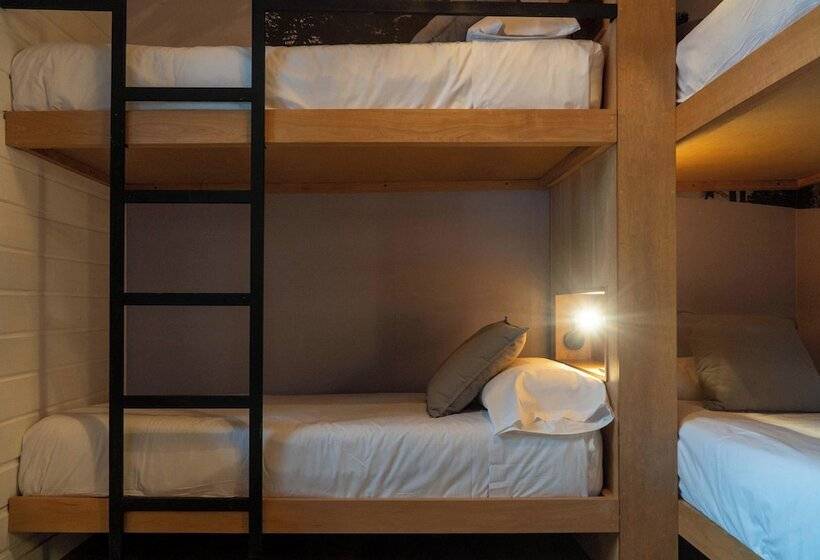 四人标准间, Refugio Knapp