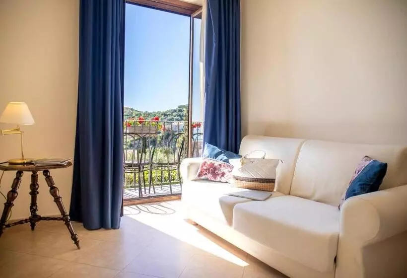 سوییت با چشمانداز دریا, Relais Villa Giuliana