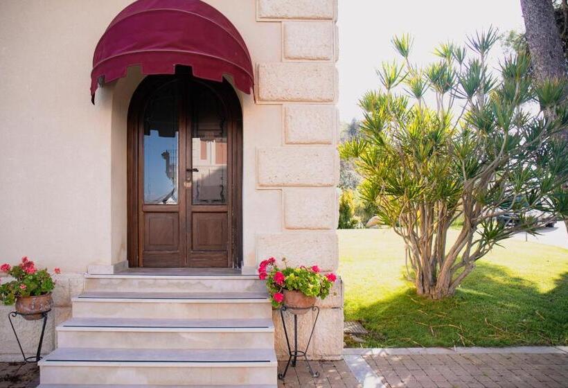 Люкс с гидромассажем, Relais Villa Giuliana