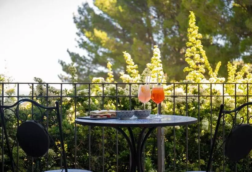 سوئیت با وان آب گرم, Relais Villa Giuliana