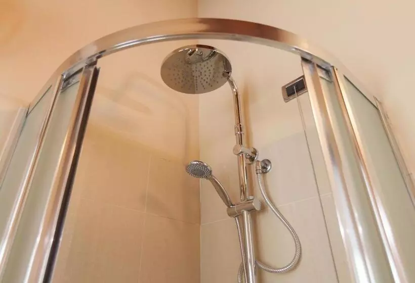 سوئیت با وان آب گرم, Relais Villa Giuliana