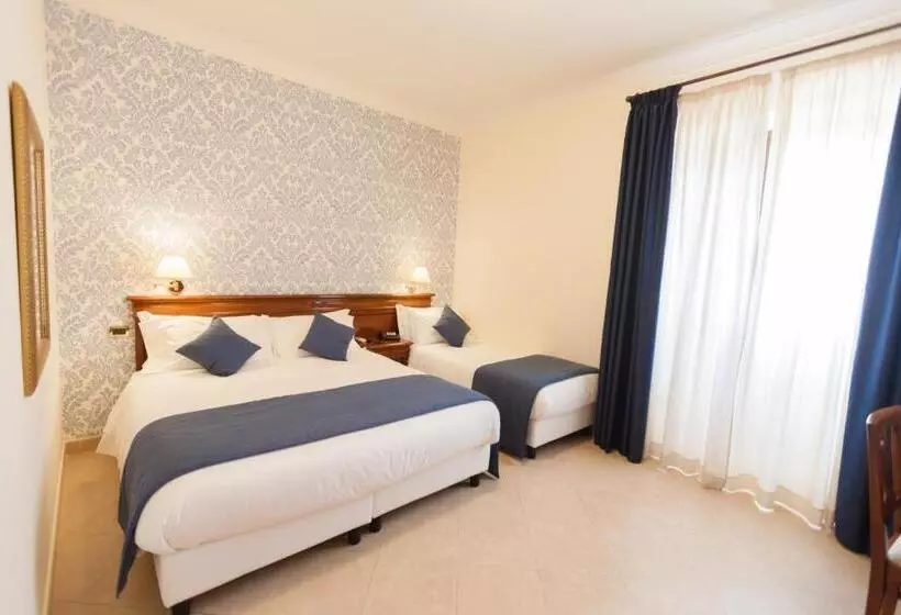 اتاق کلاسیک سه تخته, Relais Villa Giuliana