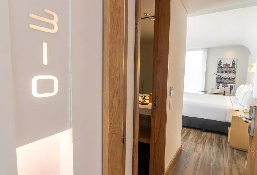 キングサイズベッドのスーペリアルーム, Sonesta Hotel Bogotá