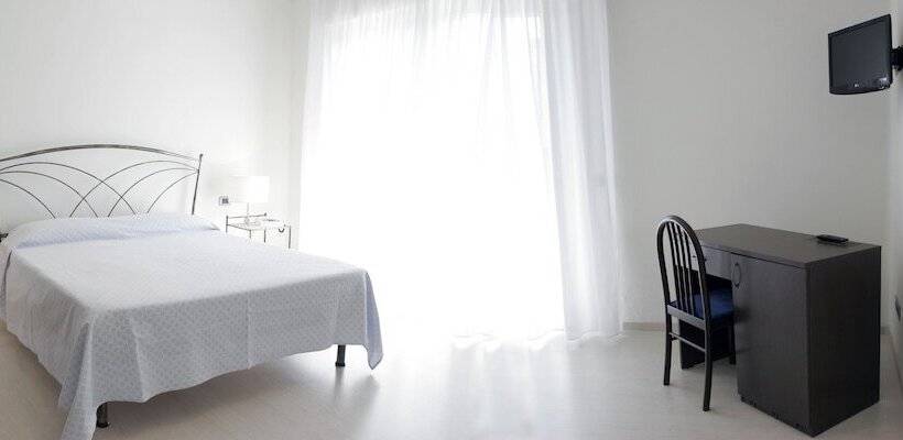 חדר סטנדרט לשלושה, Sorriso