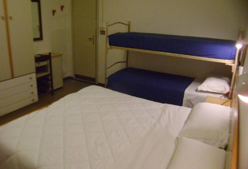 חדר סטנדרט לארבעה, Villa Del Sole