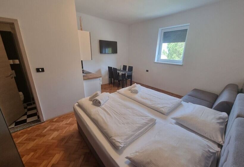 استودیوی استاندارد, Artrock Residence