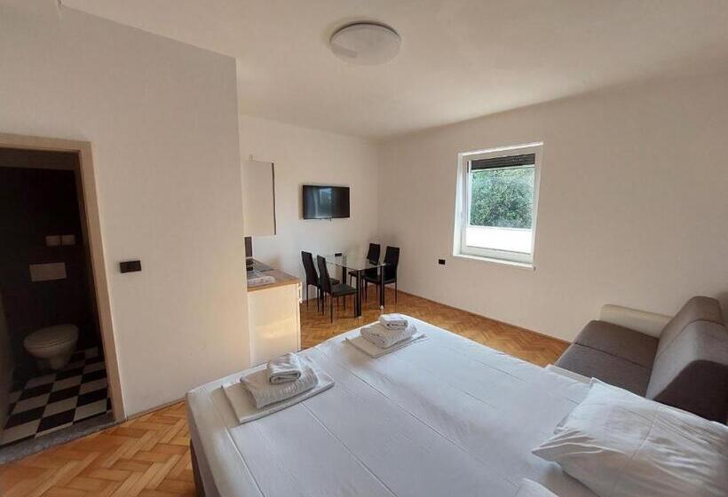 استودیوی استاندارد, Artrock Residence