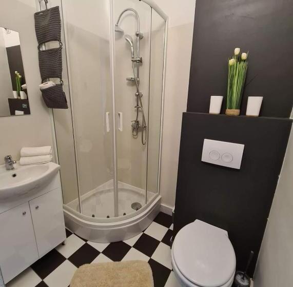 استودیو خانوادگی, Artrock Residence