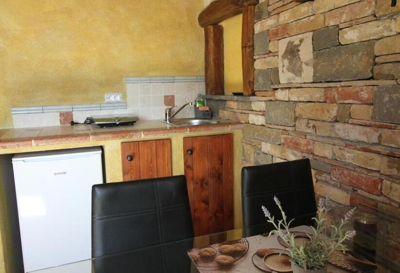 استودیوی لوکس, Artrock Residence