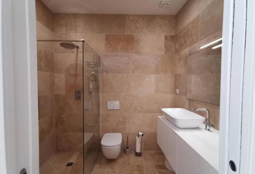 ガーデンビューデラックスルーム, Les Vieilles Pierres Chambres D Hôtes