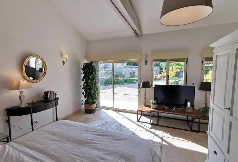 ガーデンビューデラックスルーム, Les Vieilles Pierres Chambres D Hôtes