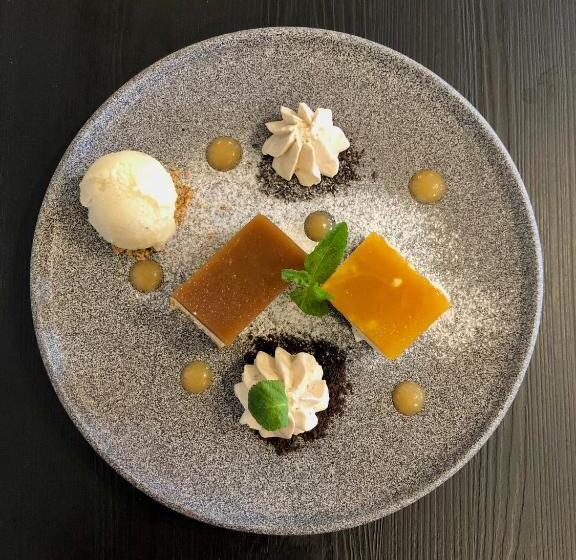 اتاق سوپریور, Dvorec Gregorčič