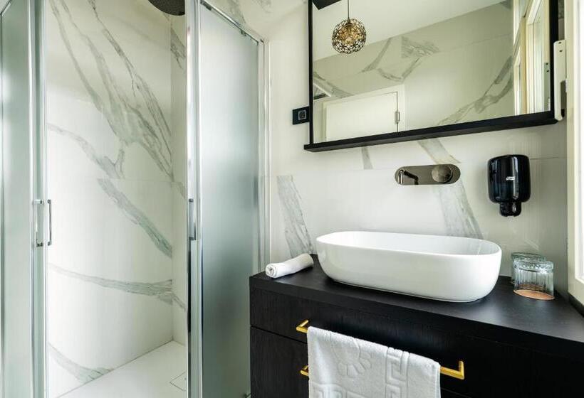 اتاق استاندارد با بالکن, Dvorec Gregorčič