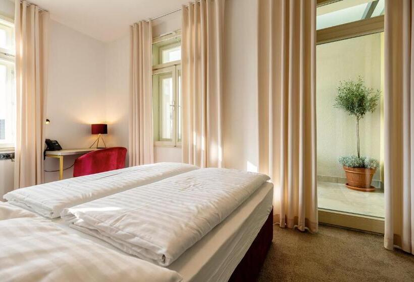 اتاق استاندارد با بالکن, Dvorec Gregorčič