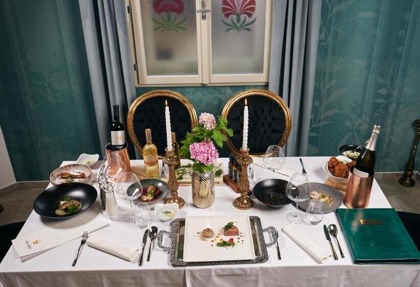 اتاق لوکس با بالکن, Dvorec Gregorčič