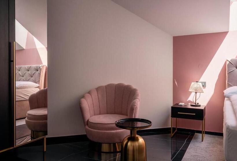 اتاق استاندارد, Dvorec Gregorčič