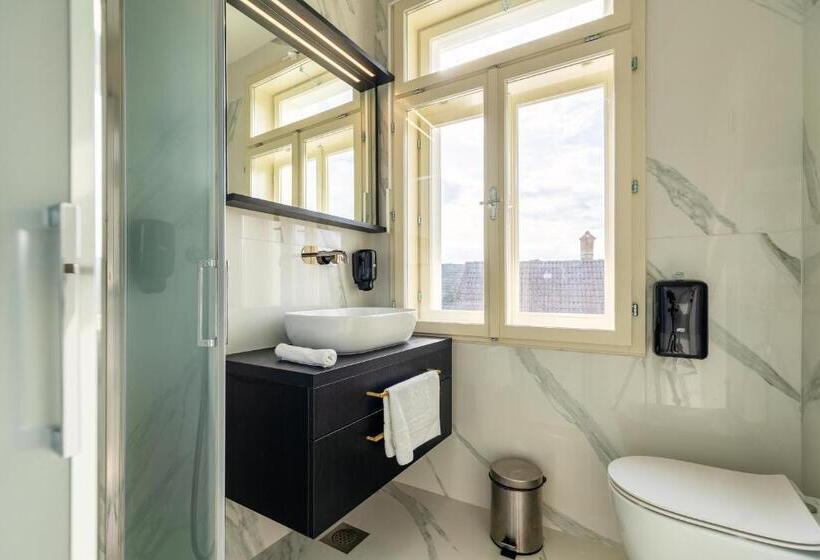 اتاق استاندارد با بالکن, Dvorec Gregorčič