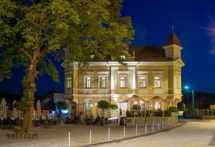 اتاق استاندارد با بالکن, Dvorec Gregorčič