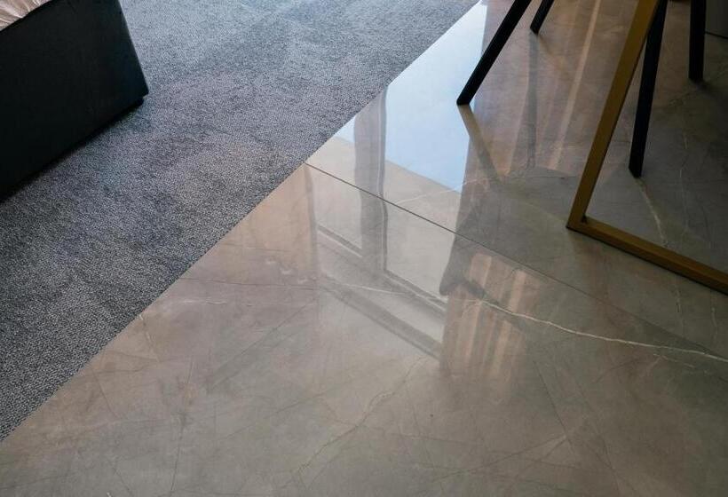 اتاق لوکس با بالکن, Dvorec Gregorčič