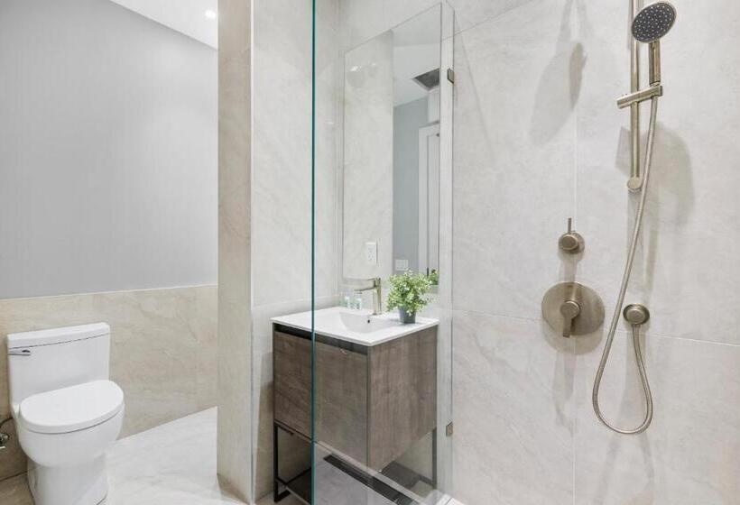 스위트, Global Luxury Suites At The Arches