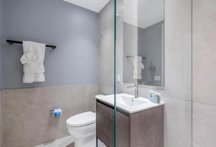 سوییت لوکس, Global Luxury Suites At The Arches