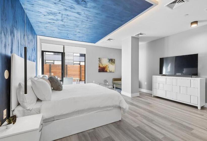 스위트 킹사이즈 침대, Global Luxury Suites At The Arches