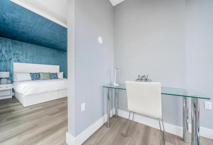 디럭스 스위트 킹 침대, Global Luxury Suites At The Arches