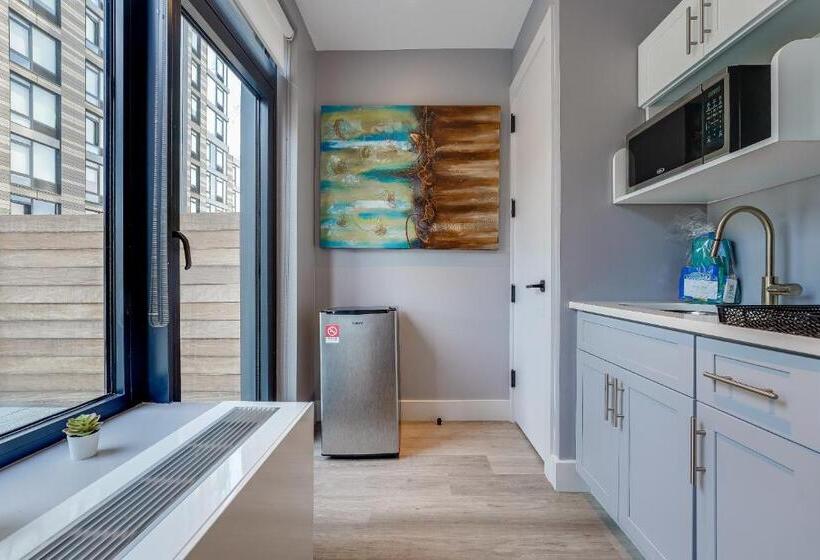 발코니가 있는 스위트, Global Luxury Suites At The Arches