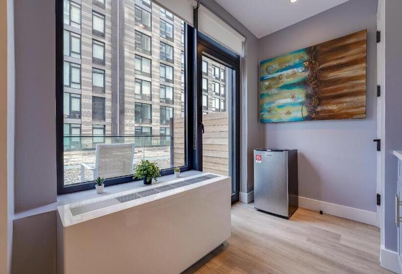 발코니가 있는 스위트, Global Luxury Suites At The Arches