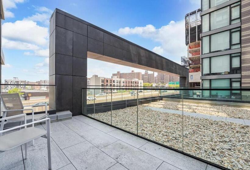 سوئیت با بالکن, Global Luxury Suites At The Arches
