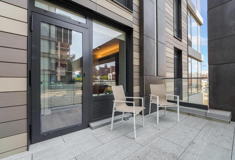 발코니가 있는 스위트, Global Luxury Suites At The Arches