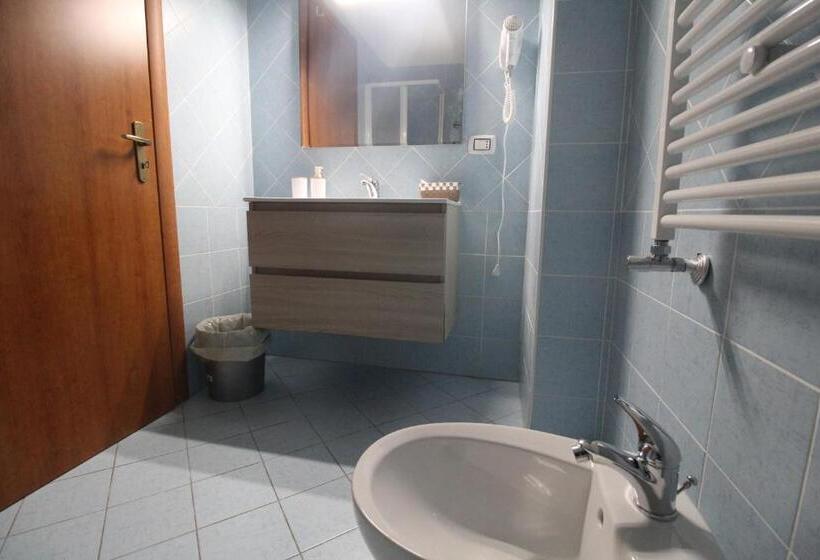 اتاق استاندارد سه نفره, Sognandocasab&b Tortora