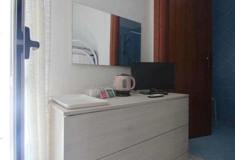 اتاق استاندارد چهار تخته, Sognandocasab&b Tortora