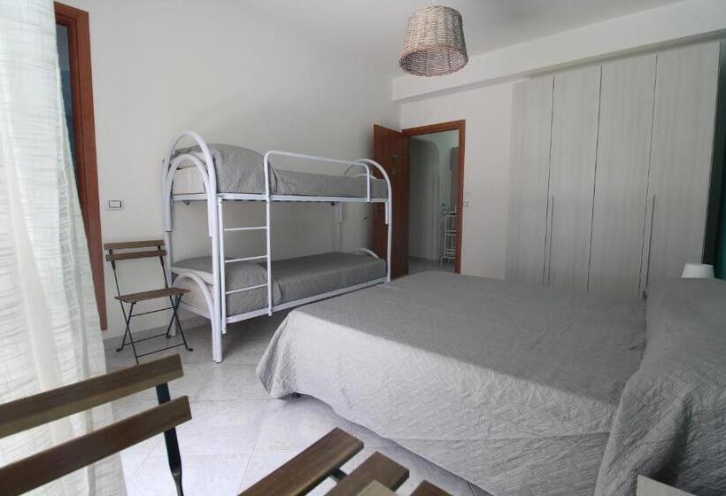 اتاق استاندارد چهار تخته, Sognandocasab&b Tortora