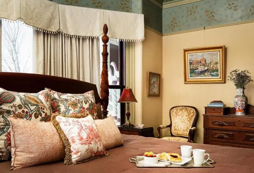 キングサイズベッドのスイートルーム, The Lady Mary Inn
